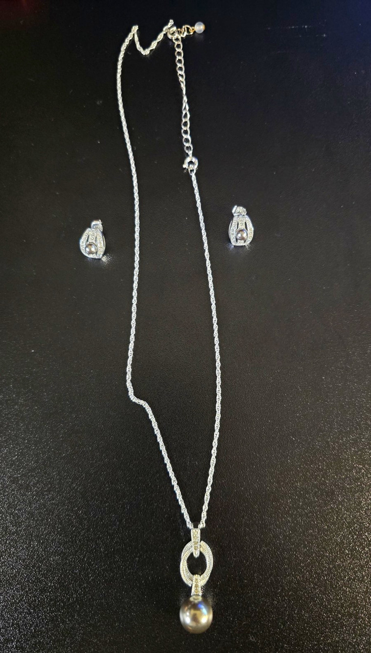 Vintage NVC Nataliya V Collister Gray Faux Pearl Necklace & Earrings Set
